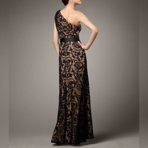 Tadashi Shoji black lace nude lined one shoulder floor length formal gown size 4 - Picture 3 of 11